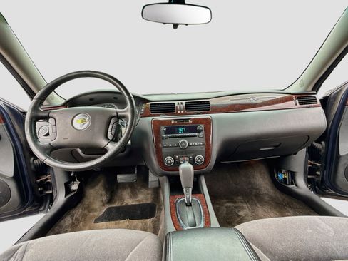 Used 2011 Chevrolet Impala LT FWD image 12