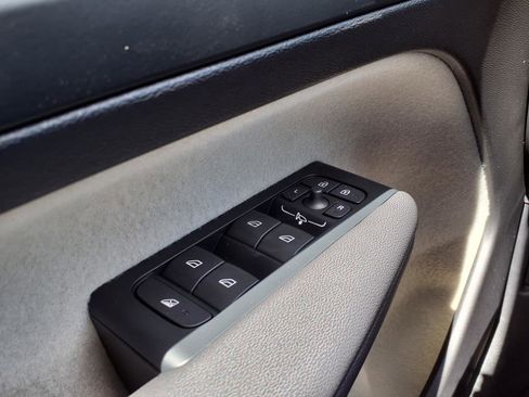 New 2026 Volvo XC40 B5 Plus w/ Protection Package Premier image 18