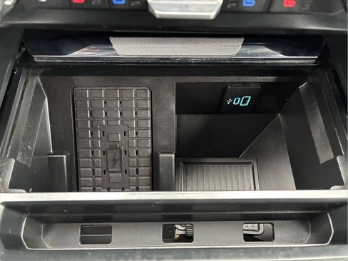 Used 2023 Ford F250 Lariat w/ Lariat Ultimate Package AWD/4WD image 27