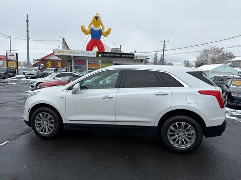 Used 2017 Cadillac XT5 Luxury w/ Driver Awareness Package image 3