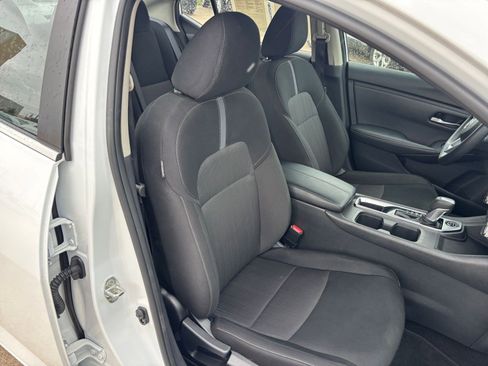 Used 2025 Nissan Sentra SV image 34