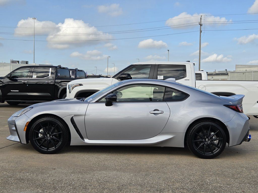 Used 2025 Toyota GR86 Premium w/ ALL Weather Mat Package (TMS) RWD image 6