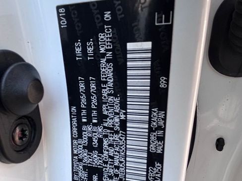 Used 2019 Toyota 4Runner SR5 AWD/4WD image 11