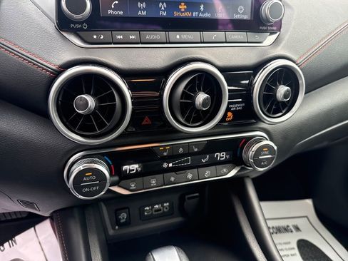 Used 2025 Nissan Sentra SR w/ SR Premium Package image 19