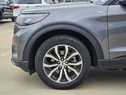 Used 2025 Ford Explorer ST-Line AWD/4WD image 11