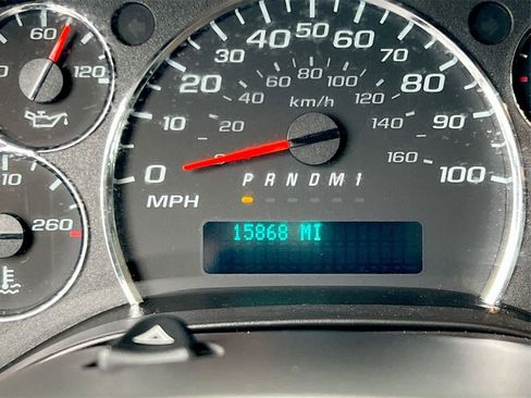 Used 2022 GMC Savana 2500 w/ Driver Convenience Package image 12