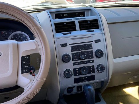 Used 2009 Ford Escape XLT image 7