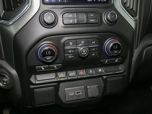 Used 2021 Chevrolet Silverado 1500 LT AWD/4WD image 22