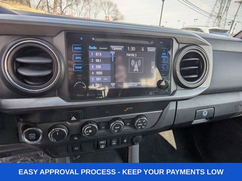 Used 2019 Toyota Tacoma TRD Off-Road AWD/4WD image 25