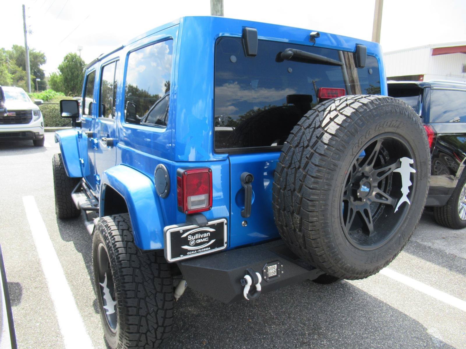 Used 2014 Jeep Wrangler Unlimited Sahara AWD/4WD image 4