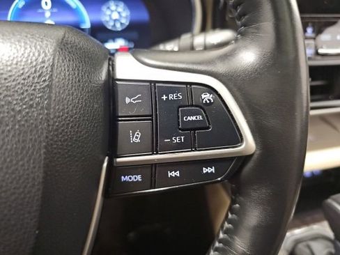 Used 2023 Toyota Highlander Platinum AWD/4WD image 20