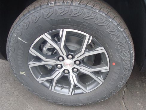 New 2026 GMC Acadia AT4 w/ Luxury Package image 8