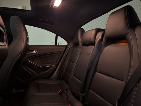 Used 2019 Mercedes-Benz CLA 250 image 22
