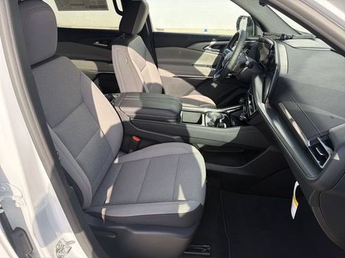 New 2026 Chevrolet Traverse LT w/ Driver Confidence Package FWD image 26