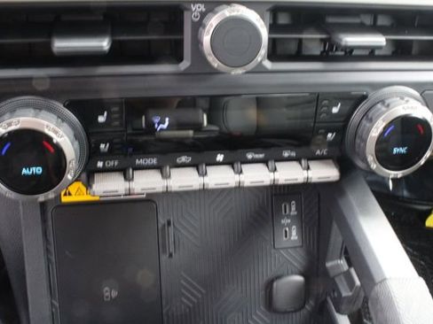 Used 2025 Toyota Tacoma Trailhunter image 23