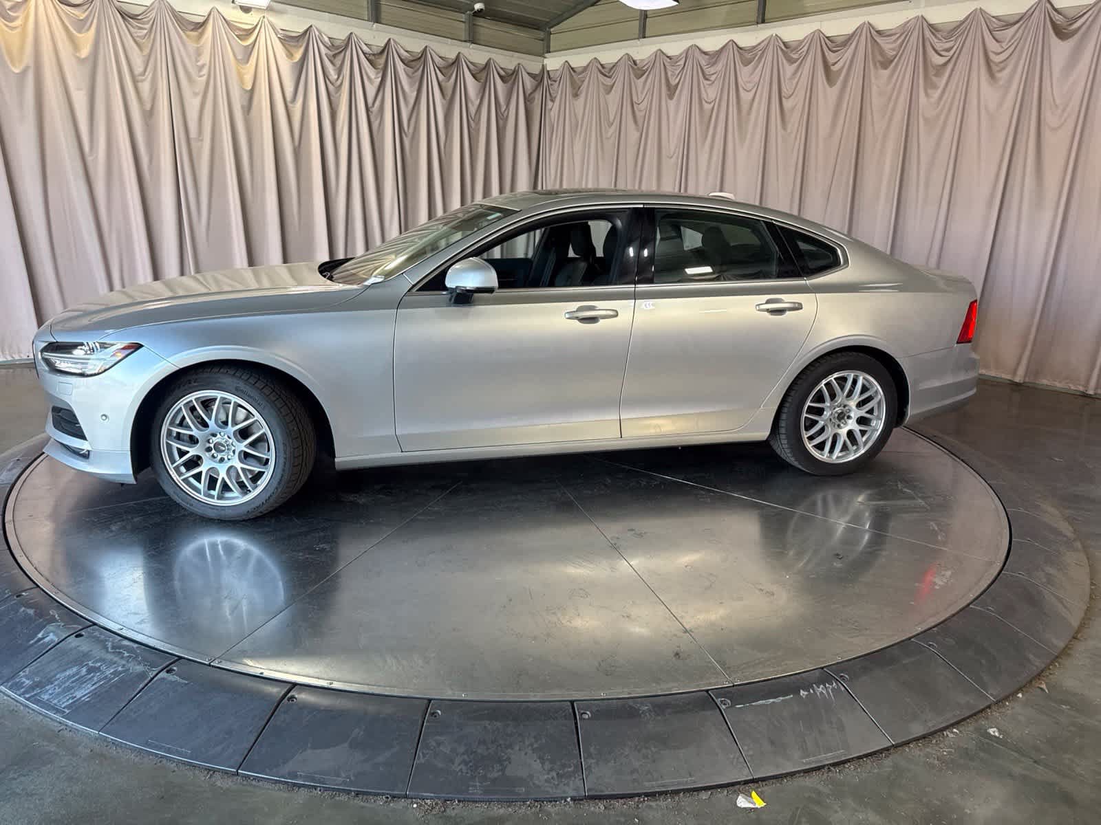 Used 2017 Volvo S90 T6 Momentum w/ Vision Package AWD/4WD image 8