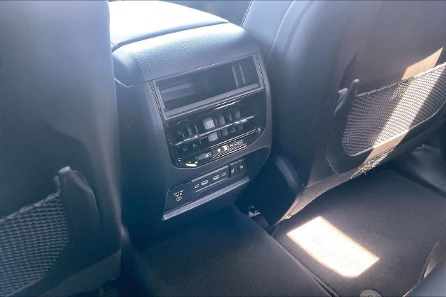 New 2026 Jeep Grand Cherokee Limited AWD/4WD image 17