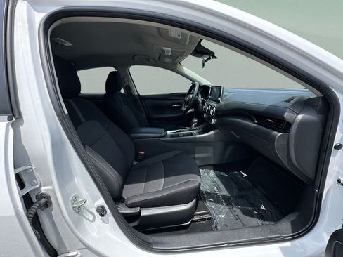 Used 2024 Nissan Sentra SV FWD image 35