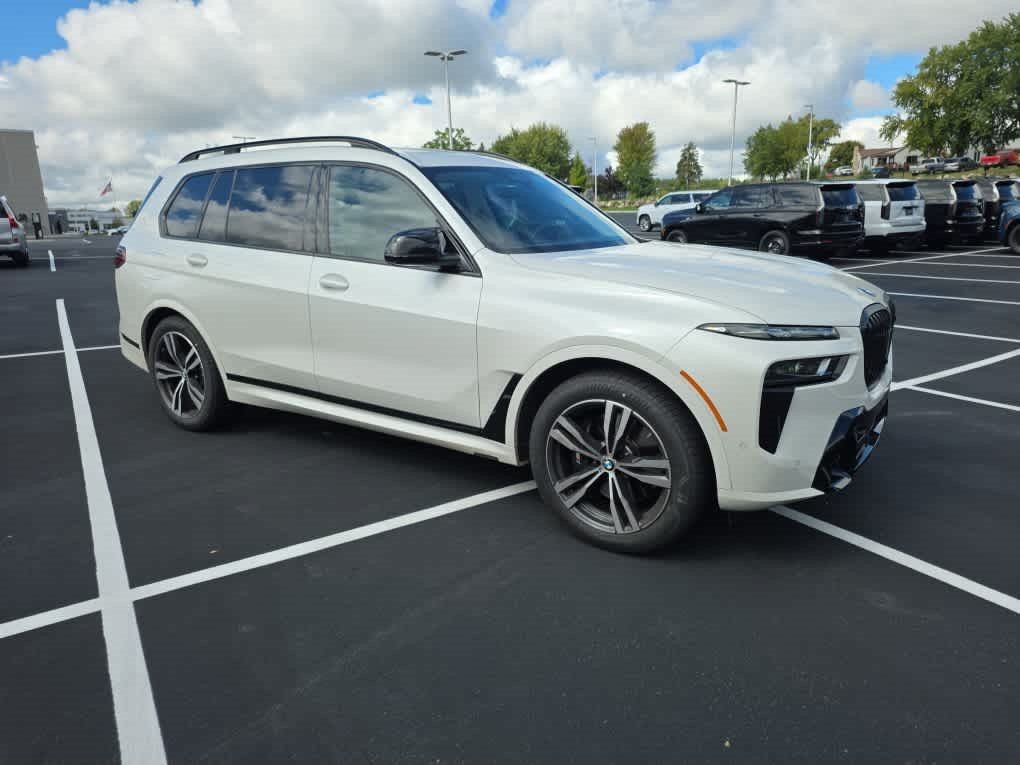 Used 2024 BMW X7 M60i w/ Executive Package AWD/4WD image 2