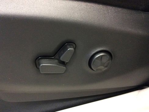 Used 2024 Chrysler Pacifica Limited w/ Trailer Tow Group image 17