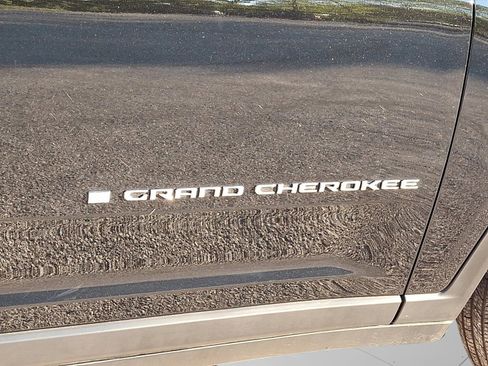 Certified 2022 Jeep Grand Cherokee Limited image 30