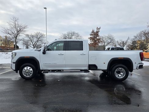 New 2026 GMC Sierra 3500 Denali w/ Denali Reserve Package image 5