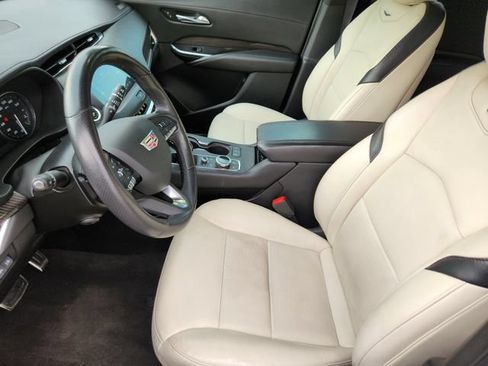 Certified 2023 Cadillac XT4 Sport AWD/4WD image 9