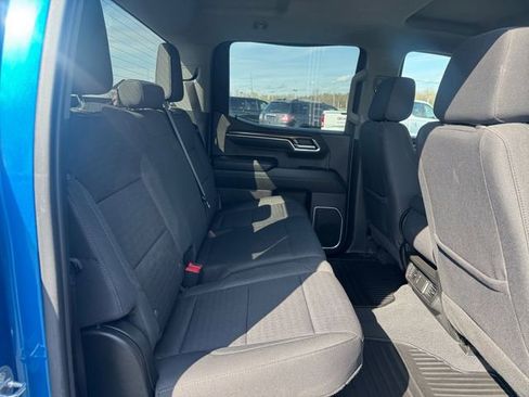 Used 2023 Chevrolet Silverado 1500 LT AWD/4WD image 18