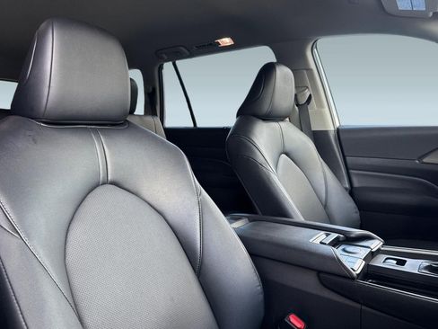 Used 2025 Toyota Grand Highlander FWD image 31