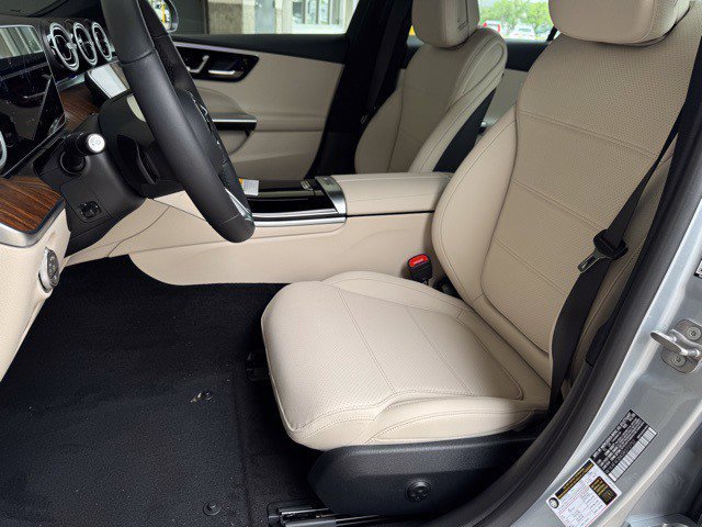 Certified 2025 Mercedes-Benz C 300 Sedan image 13
