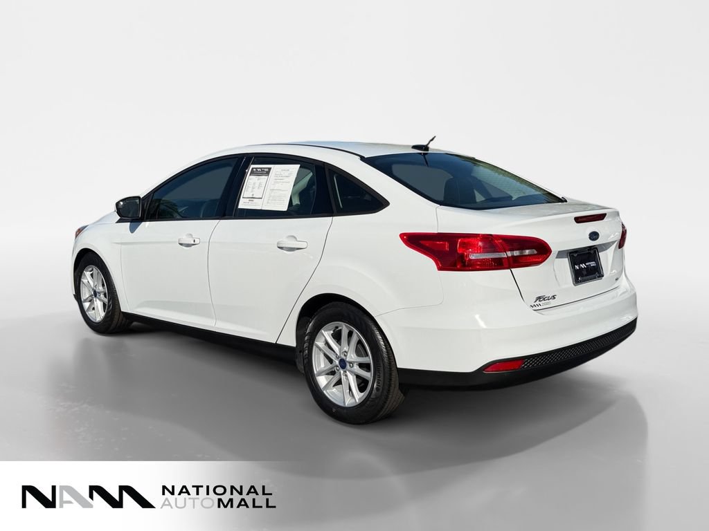Used 2018 Ford Focus SE FWD image 3