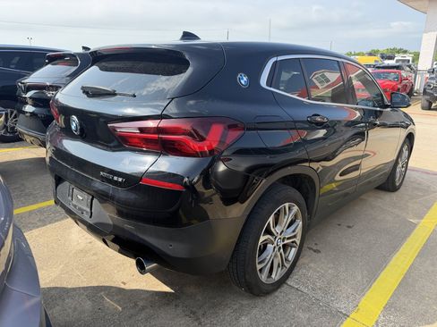 Used 2022 BMW X2 xDrive28i w/ Convenience Package AWD/4WD image 3