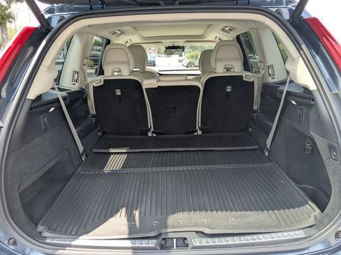 Used 2022 Volvo XC90 T5 Momentum w/ Advanced Package AWD/4WD image 16