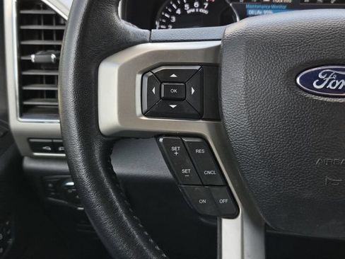 Used 2022 Ford F250 Lariat w/ Lariat Ultimate Package AWD/4WD image 24
