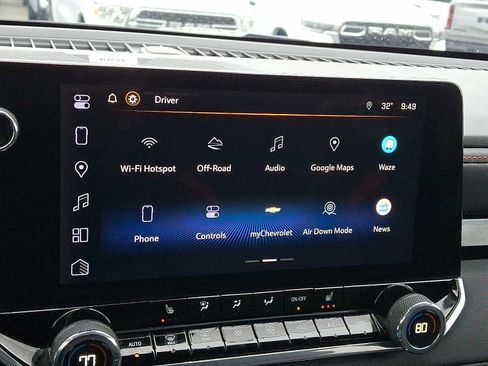 Used 2024 Chevrolet Colorado Z71 w/ Z71 Convenience Package 2 image 27