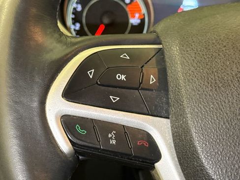Used 2016 Jeep Cherokee Limited w/ Luxury Group FWD image 31