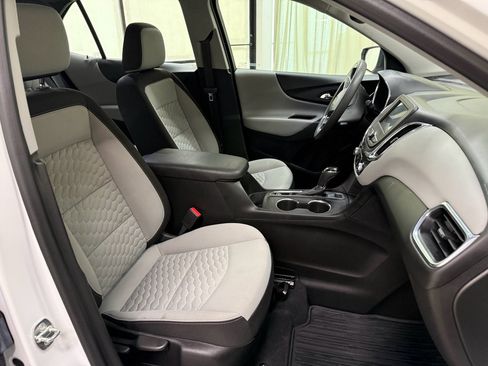 Used 2020 Chevrolet Equinox LS image 23