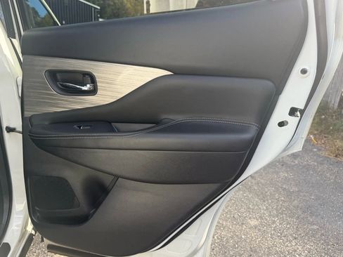 Used 2018 Nissan Murano Platinum image 11