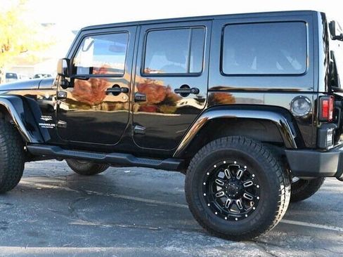 Used 2015 Jeep Wrangler Unlimited Sahara w/ Dual Top Group AWD/4WD image 7