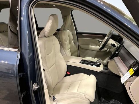 New 2026 Volvo XC90 T8 Ultra w/ Lounge Package AWD/4WD image 11