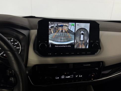 Used 2023 Nissan Rogue SL w/ SL Premium Package FWD image 17