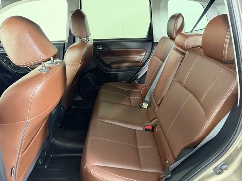 Used 2017 Subaru Forester 2.5i Touring AWD/4WD image 21
