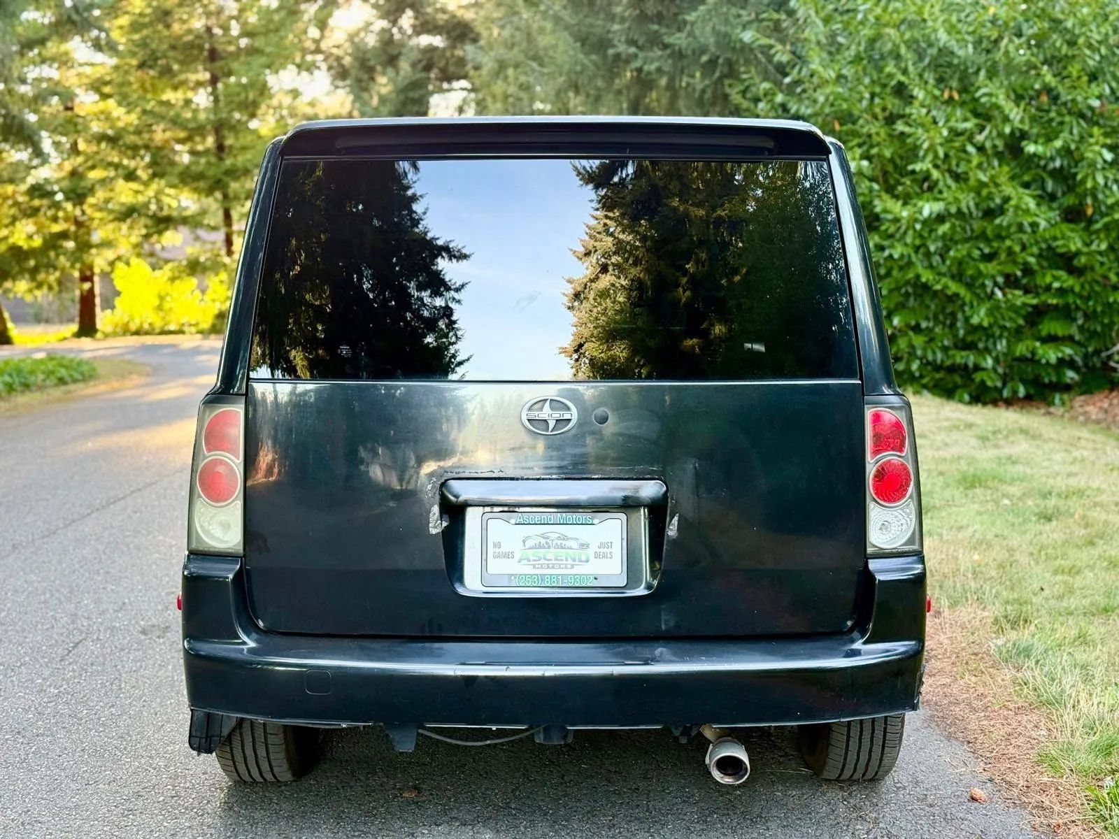 Used 2005 Scion xB FWD image 4