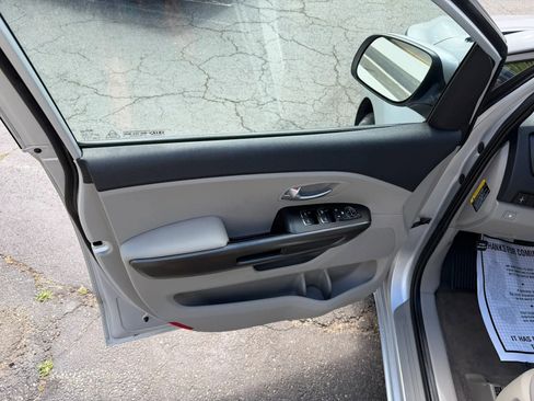 Used 2020 Kia Sedona LX FWD image 39