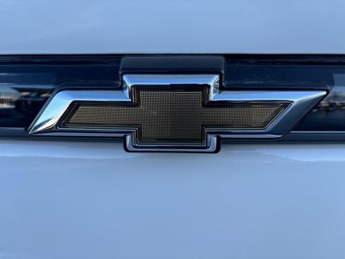 New 2026 Chevrolet Equinox EV LT image 33