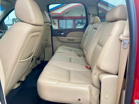 Used 2008 GMC Sierra 2500 SLT w/ Z71 Off-Road Package AWD/4WD image 12
