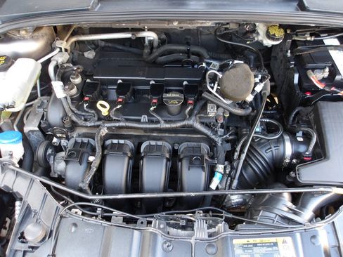 Used 2014 Ford Focus SE FWD image 23