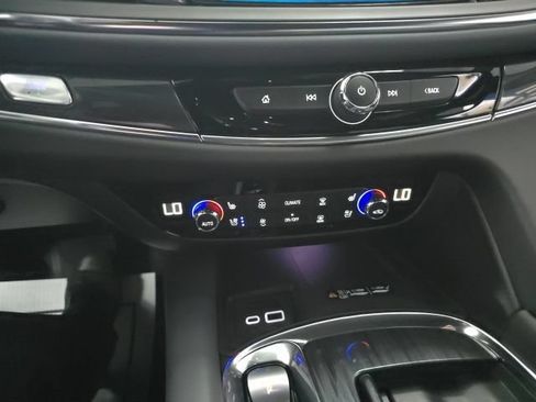 Used 2023 Buick Enclave Premium AWD/4WD image 22
