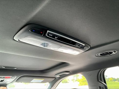 Used 2025 Kia Telluride AWD image 10