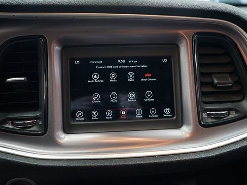 Used 2019 Dodge Challenger SXT image 33